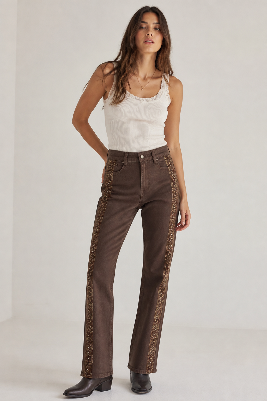 Jeans bordado lateral marron