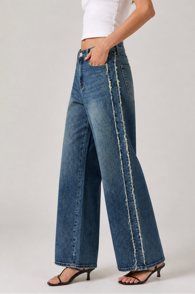 jeans lateral deshilachado