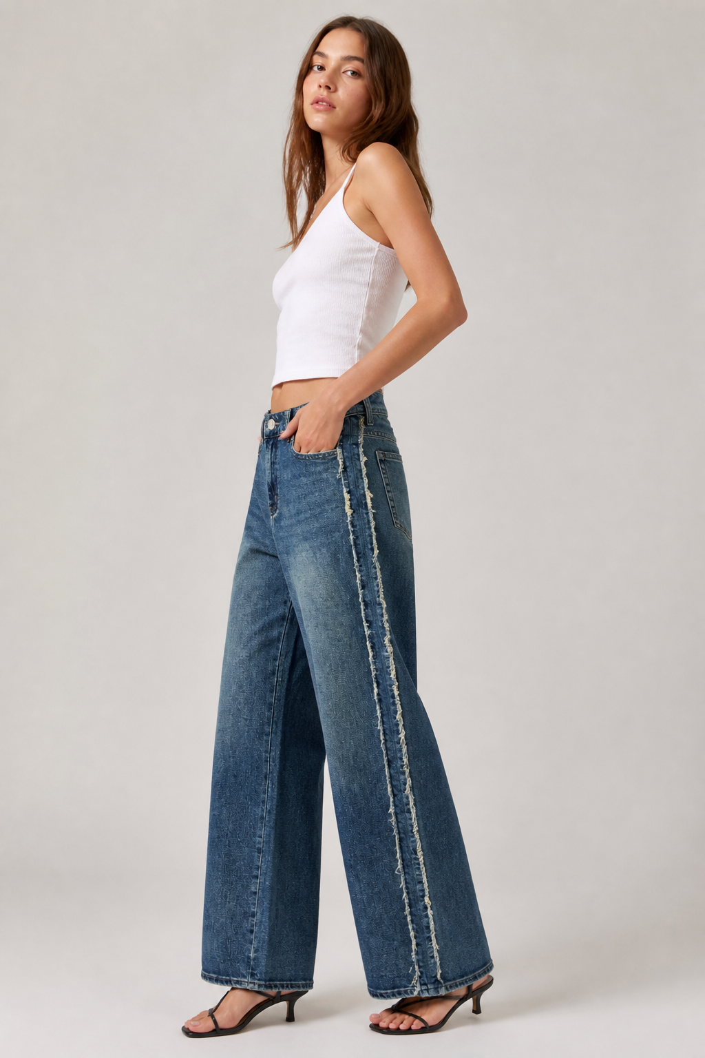 jeans lateral deshilachado